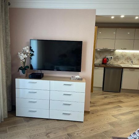 Studio With Swimming Pool 80 Meters Near The Beach นีซ ภายนอก รูปภาพ