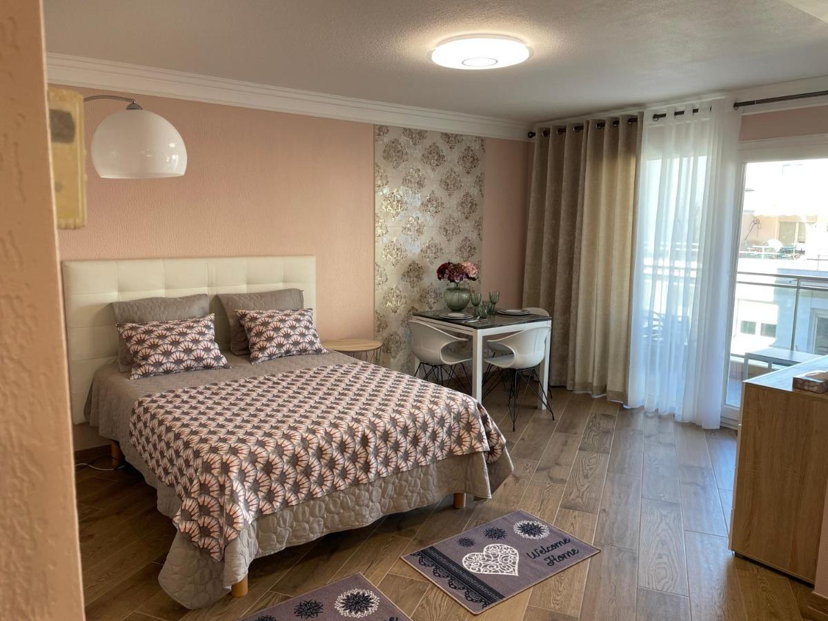 Studio With Swimming Pool 80 Meters Near The Beach นีซ ภายนอก รูปภาพ